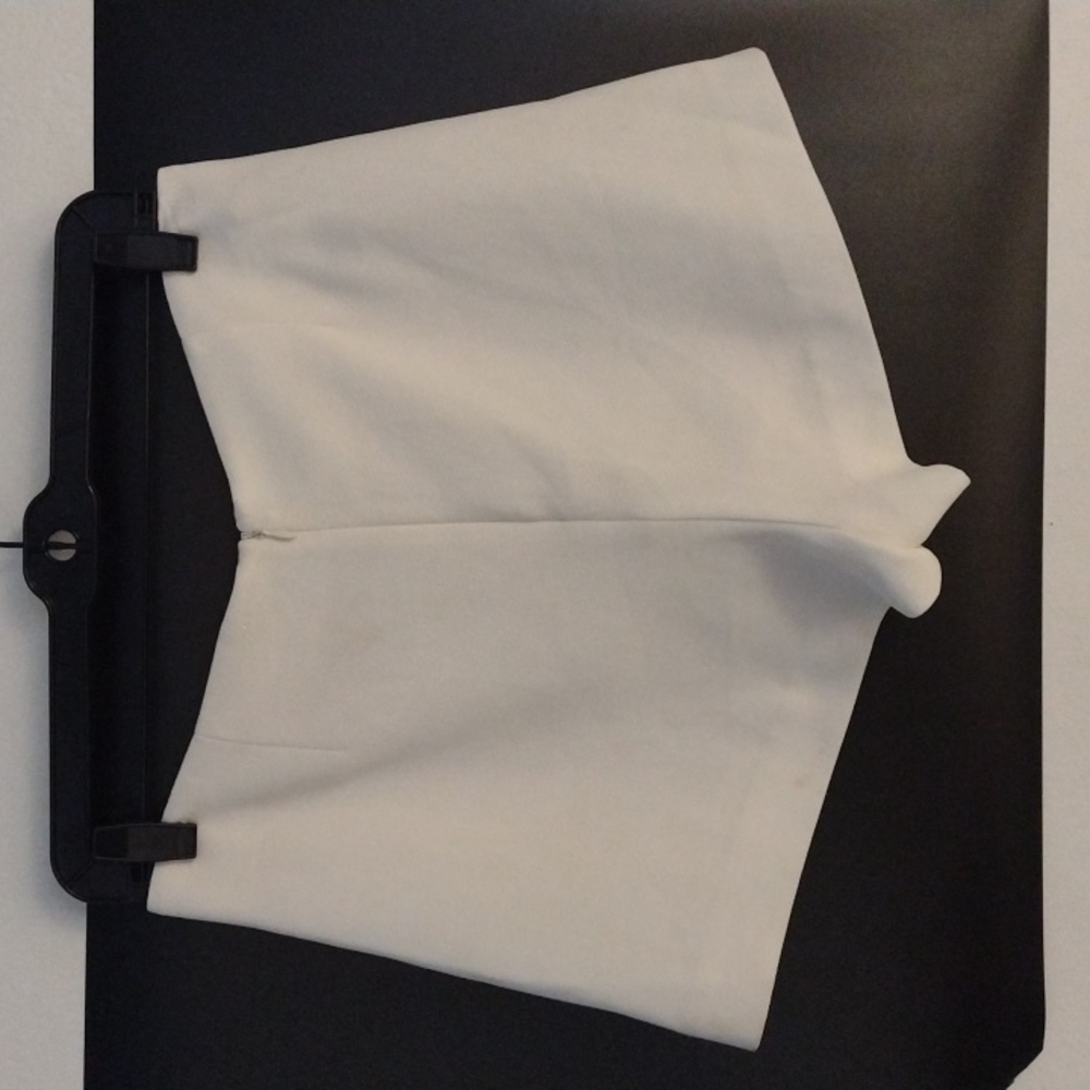 BCBGgeneration Skort - Picture 7 of 15